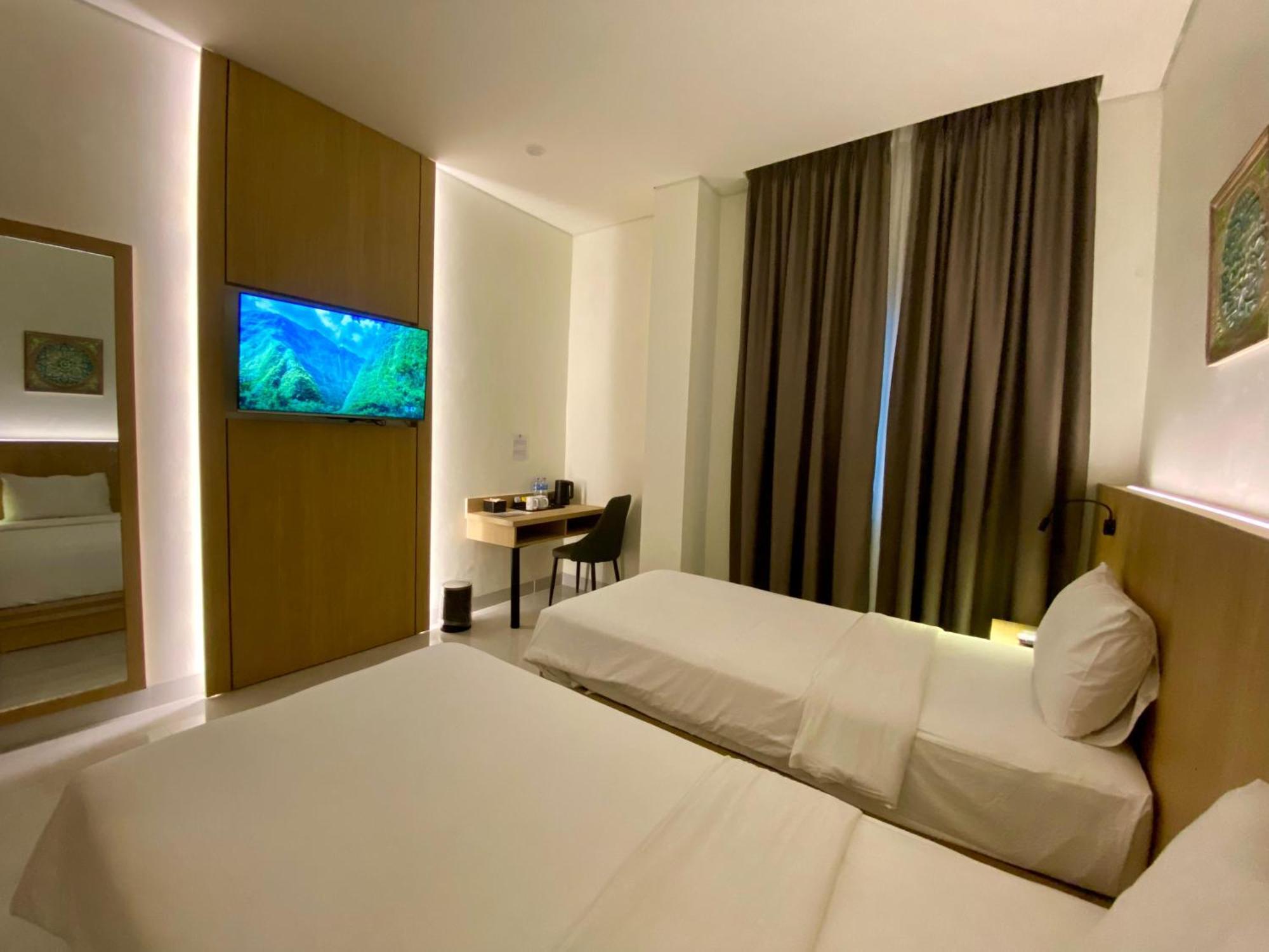 Opi Indah Hotel Palembang Exterior foto