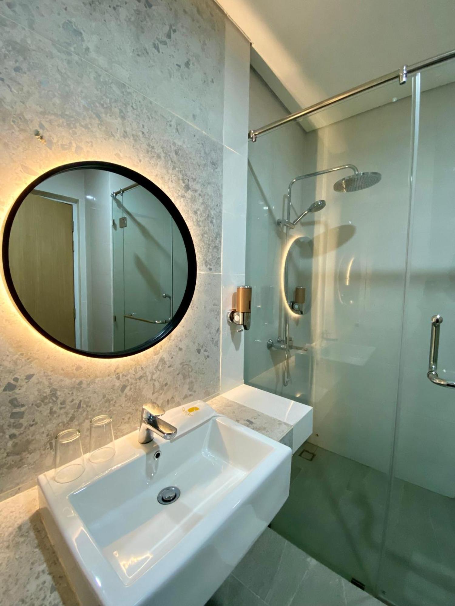 Opi Indah Hotel Palembang Exterior foto