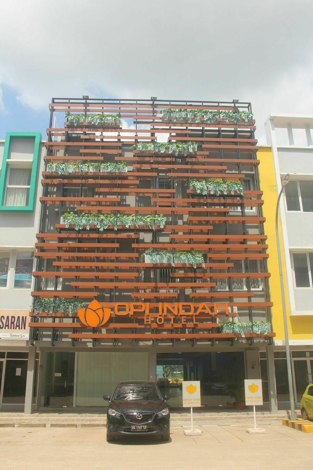 Opi Indah Hotel Palembang Exterior foto