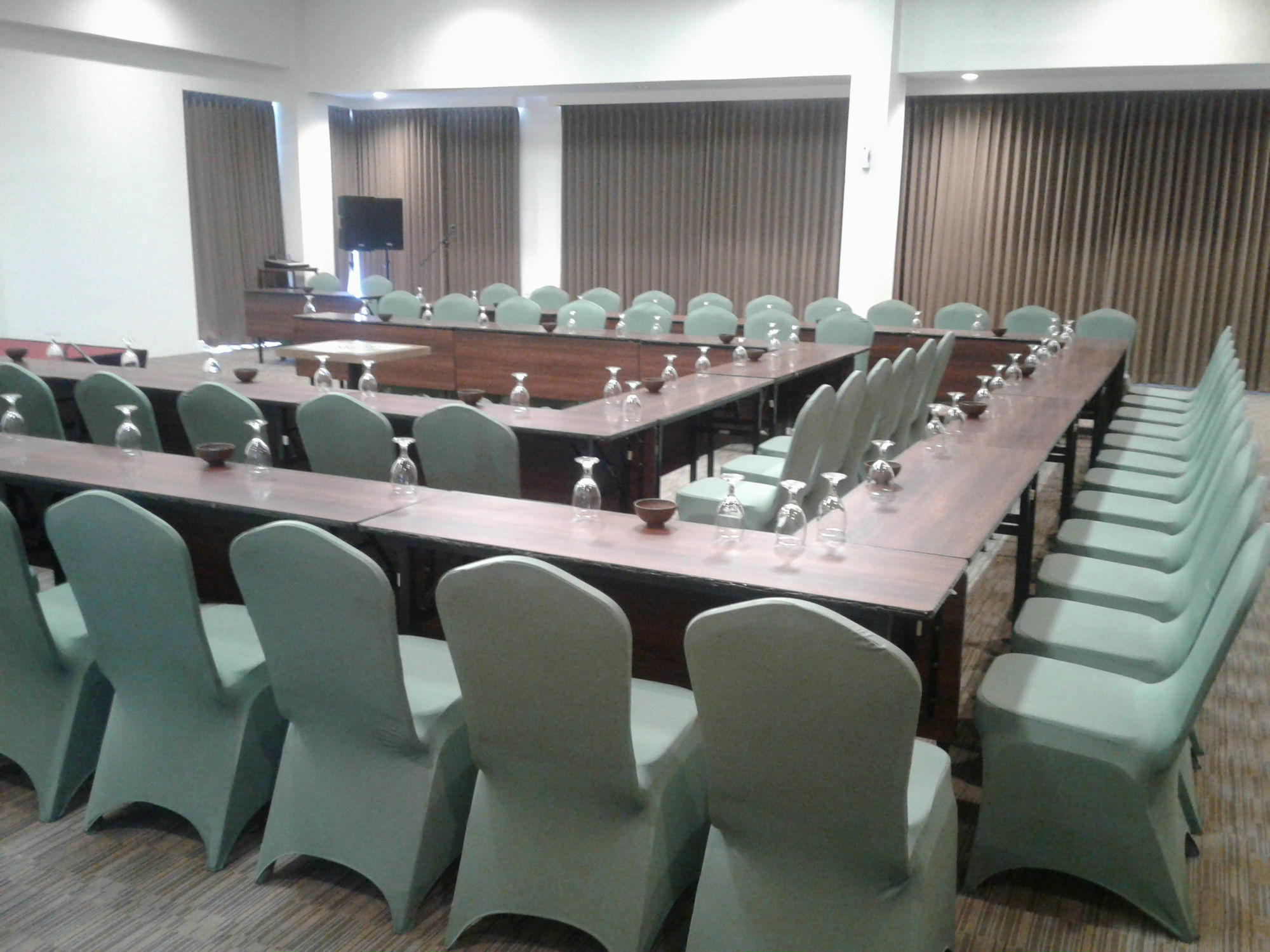 Opi Indah Hotel Palembang Exterior foto